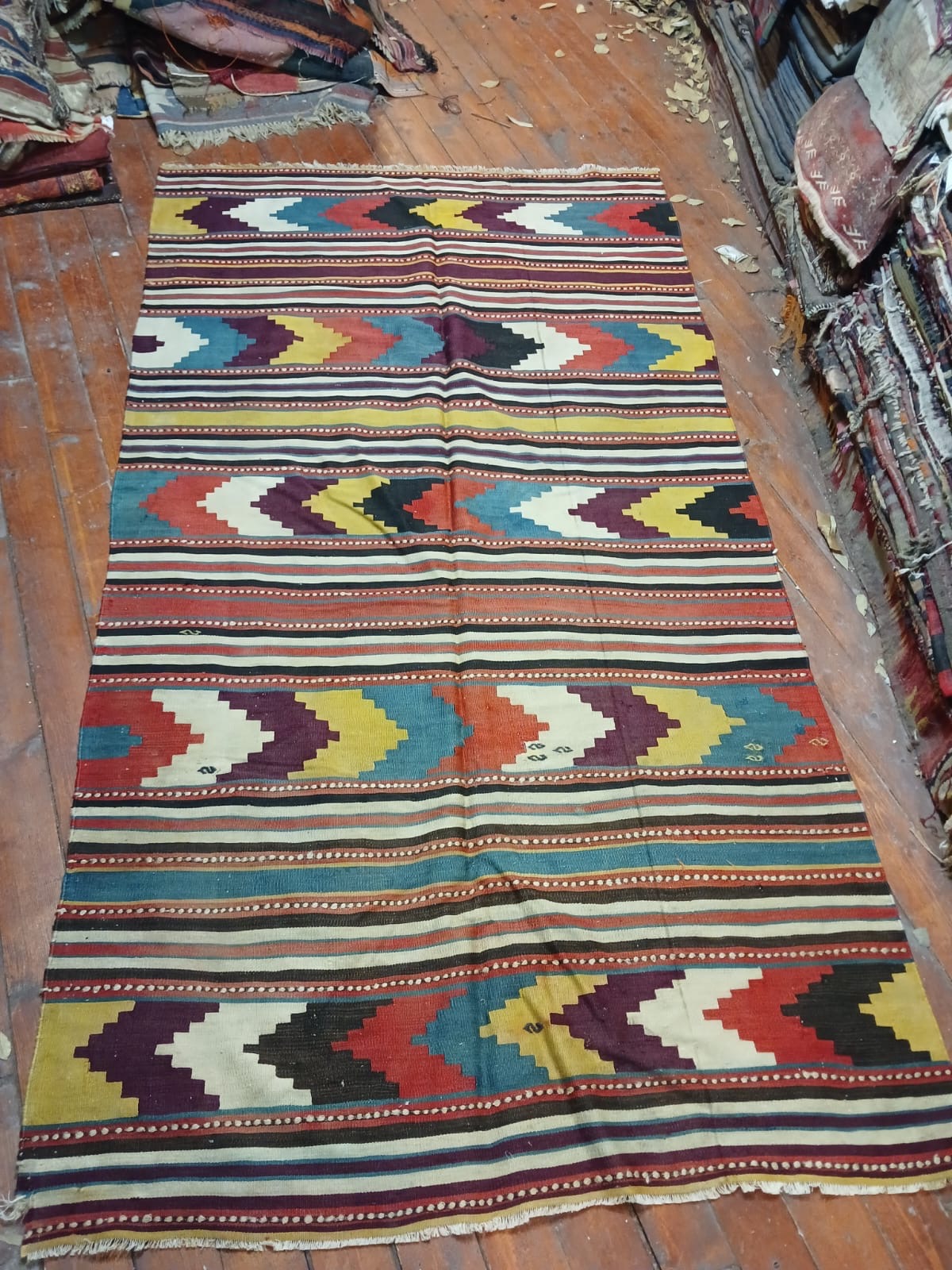 Göçmen Manastır Kilim